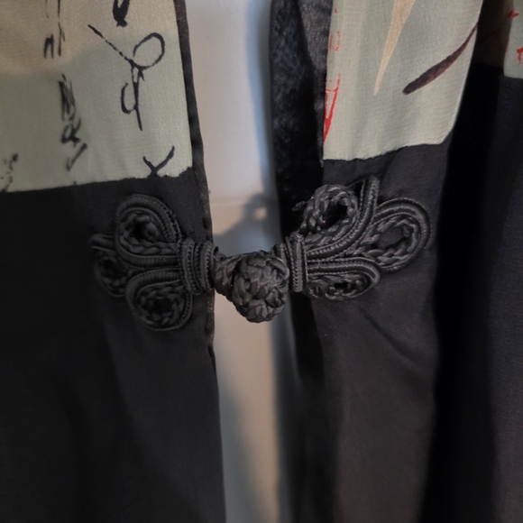 100% Silk Asian-Inspired Scarf Shawl w/ Bamboo & Calligraphy Print - Picture 2 of 4